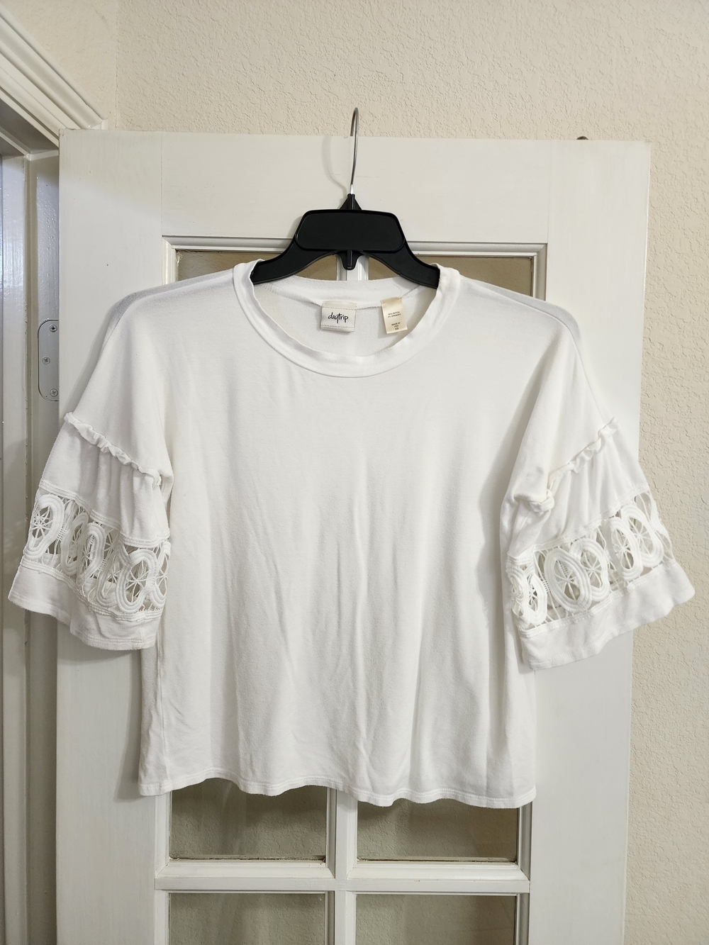 Daytrip White Boho Crochet Lace Bell Sleeve Top XS USA FLAW READ DESC